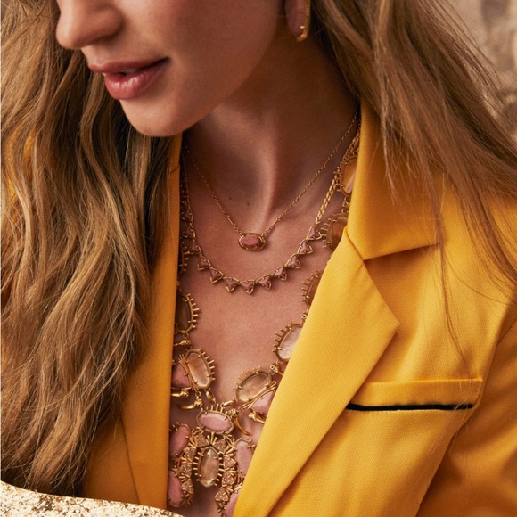 NWT Kendra Scott Elisa Vintage Gold Etch Frame Necklace in Blush Pink Quartzite - Picture 4 of 9